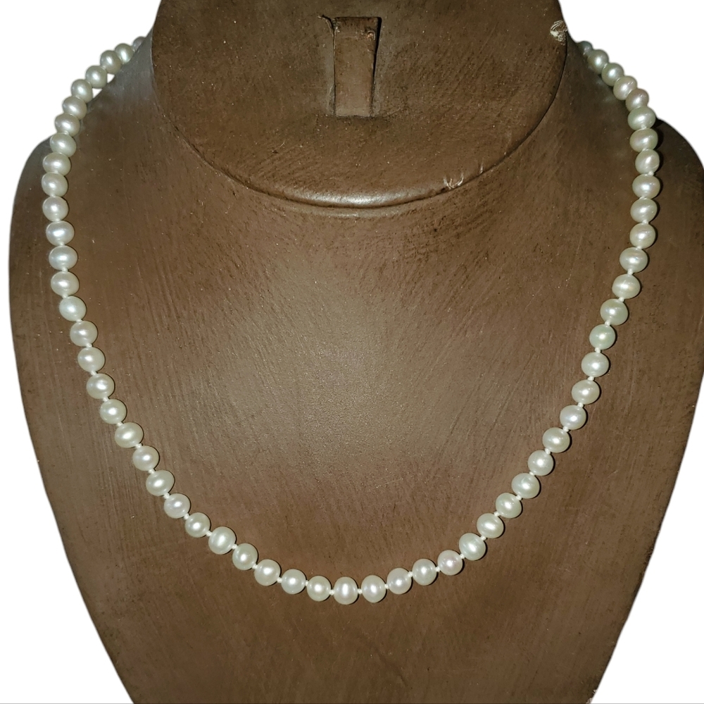 14k Freshwater Pearl Necklace - Picture 9 of 9